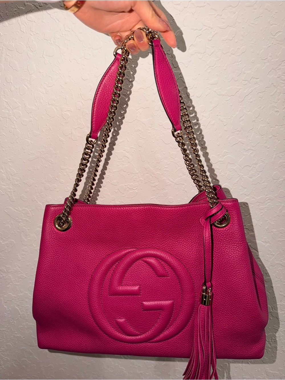 Gucci Soho Medium Chain Shoulder Tote / Soho Chain Tote in Fuchsia Pink Pebbled